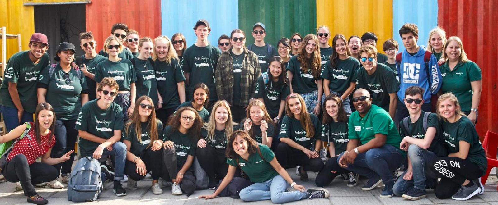 Photo de groupe du chantier jeunes communautaire en Afrique du Sud.